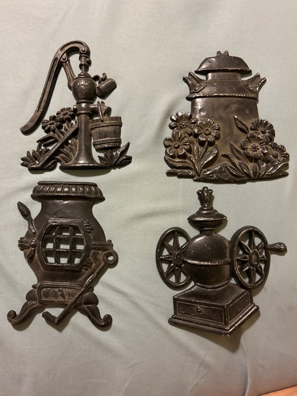 Decorative Vintage-Style Wall Plaques Set in Dark Bronze